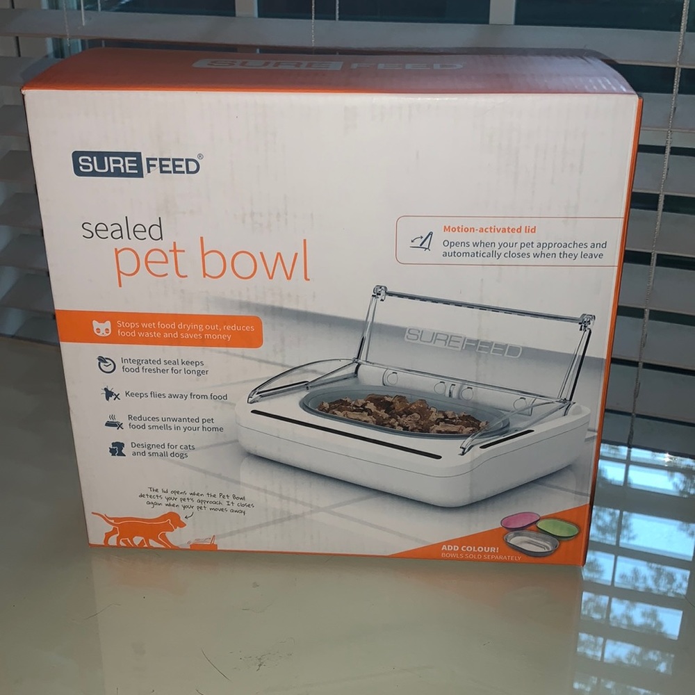Sealed Pet bowl
